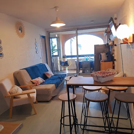 Beach Apartment *